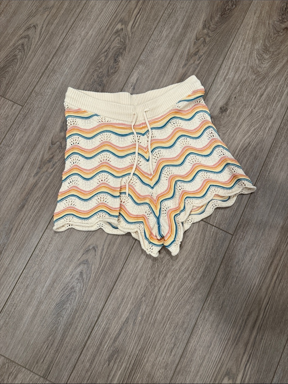 l*space Cream Crochet Rainbow Wave Drawstring Shorts